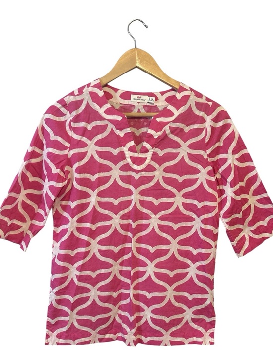 Vineyard Vines Tops - Vineyard Vines 100% Cotton Whale Tail V-Neck
